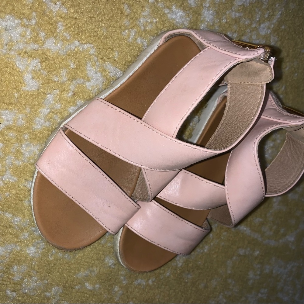Tahari Size 11 little kids/toddler sandals